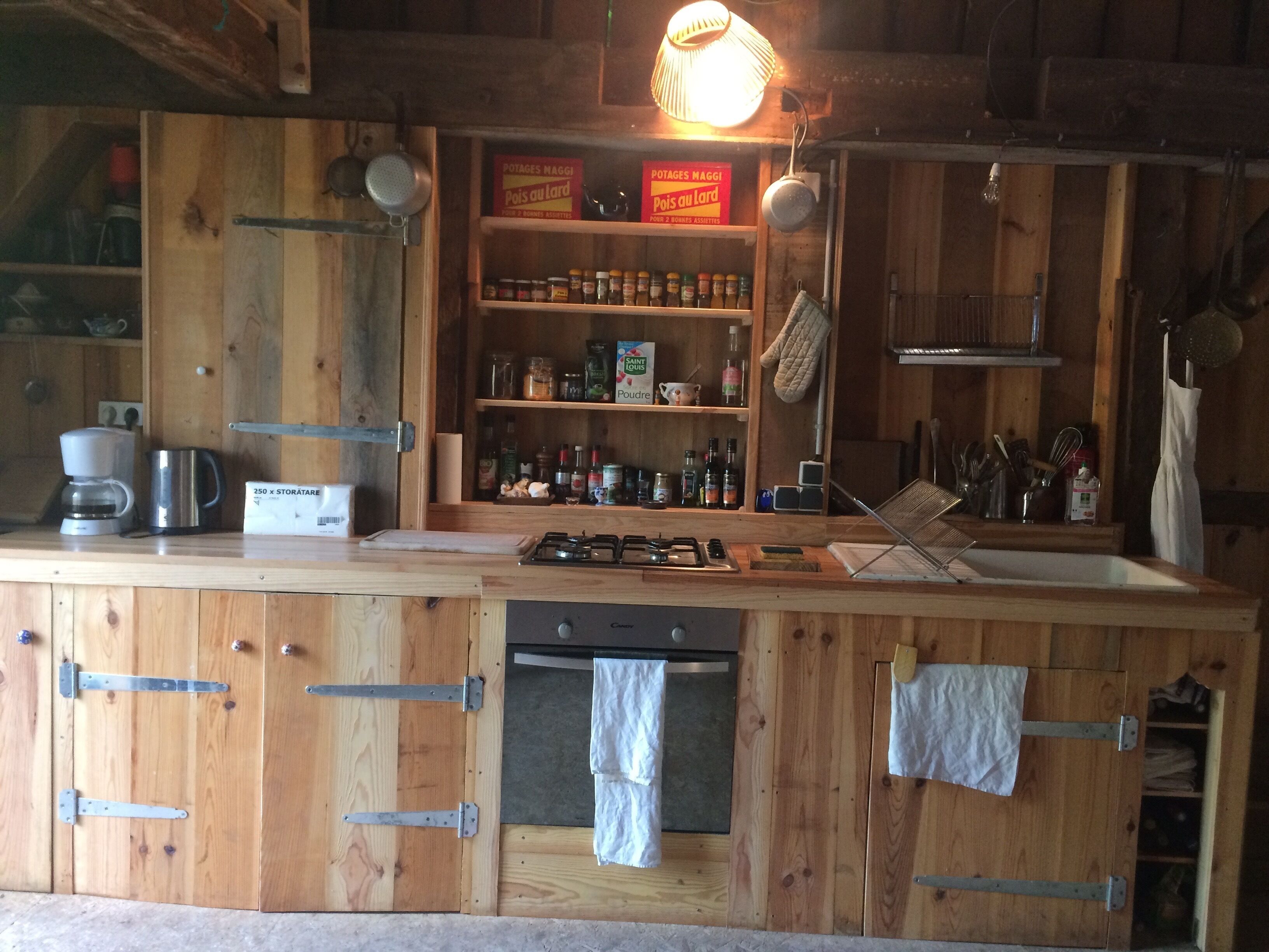 Réfrigérateur, four, plaque de cuisson, lave-vaisselle