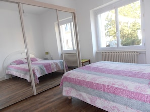 3 Schlafzimmer, Bügeleisen/Bügelbrett, WLAN, Bettwäsche