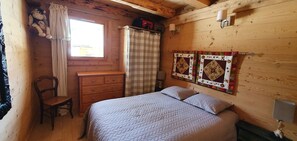 5 bedrooms, iron/ironing board, free WiFi