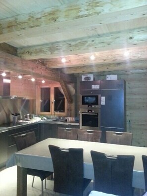 Dining - Chalet, breathtaking view - free shuttle .10 people (La Clusaz)