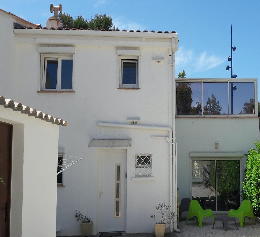 Renovated villa 7 people, 3 bedrooms, 2 terraces, solarium, 200m beach, calm sea