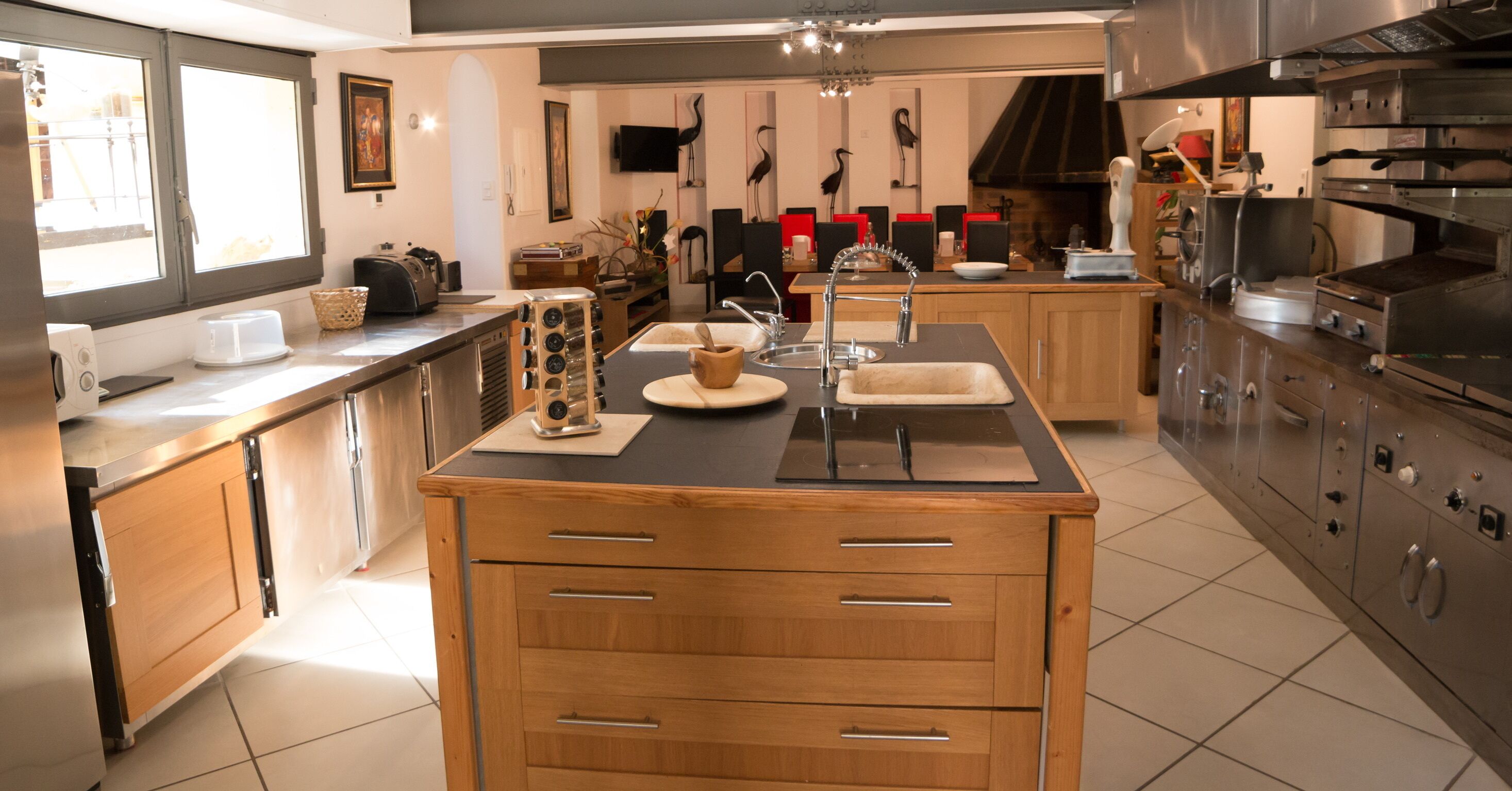 Charming Residence 5 chb river front near Aix Marseille Swimming pool Park