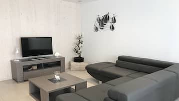 Fernseher, DVD-Player, Stereoanlage