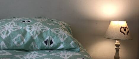 2 bedrooms, iron/ironing board, WiFi (free)