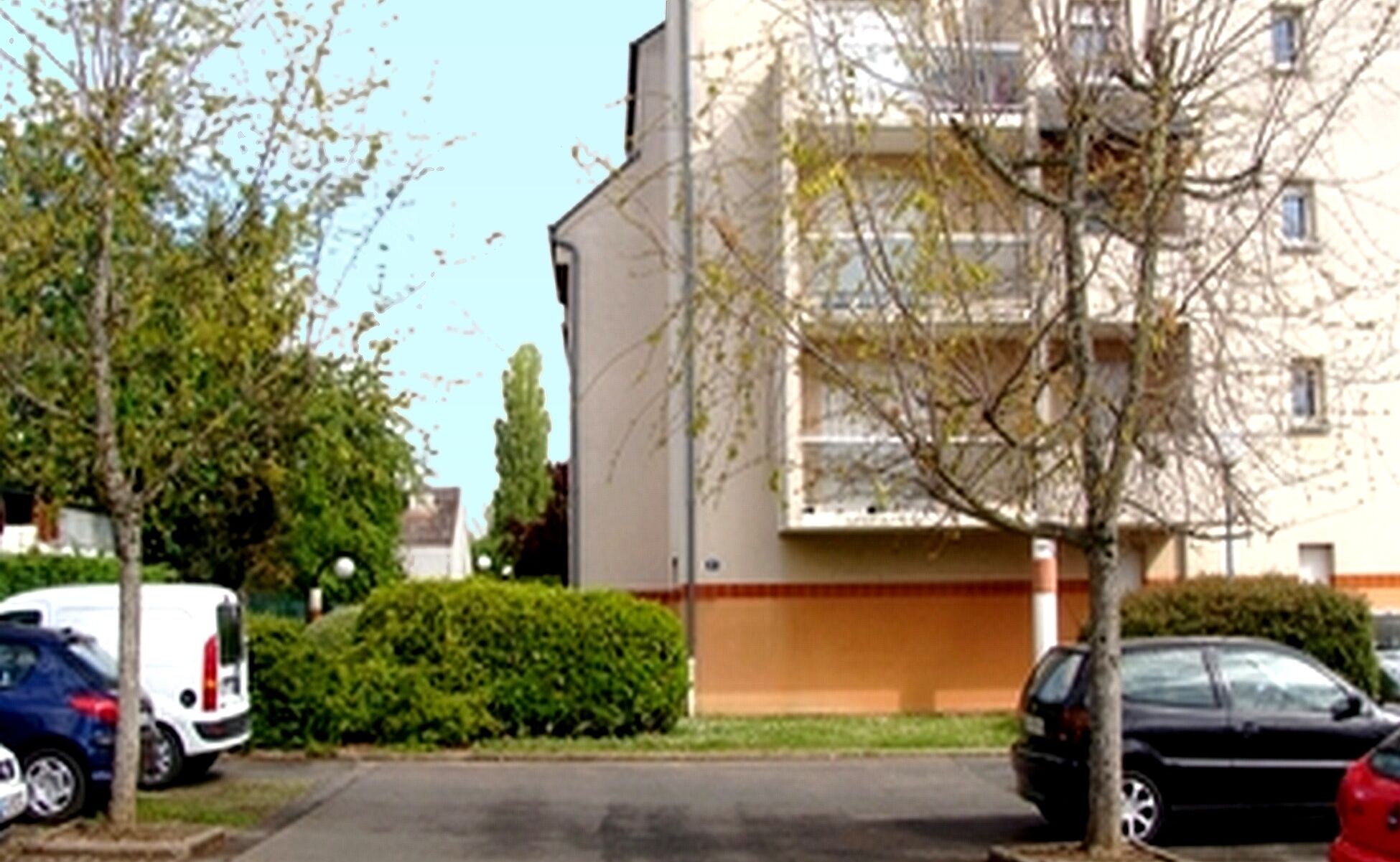 BRIGHT STUDIO Orléans Residence asc + parking, towards racecourse + 1 ° pt already offered