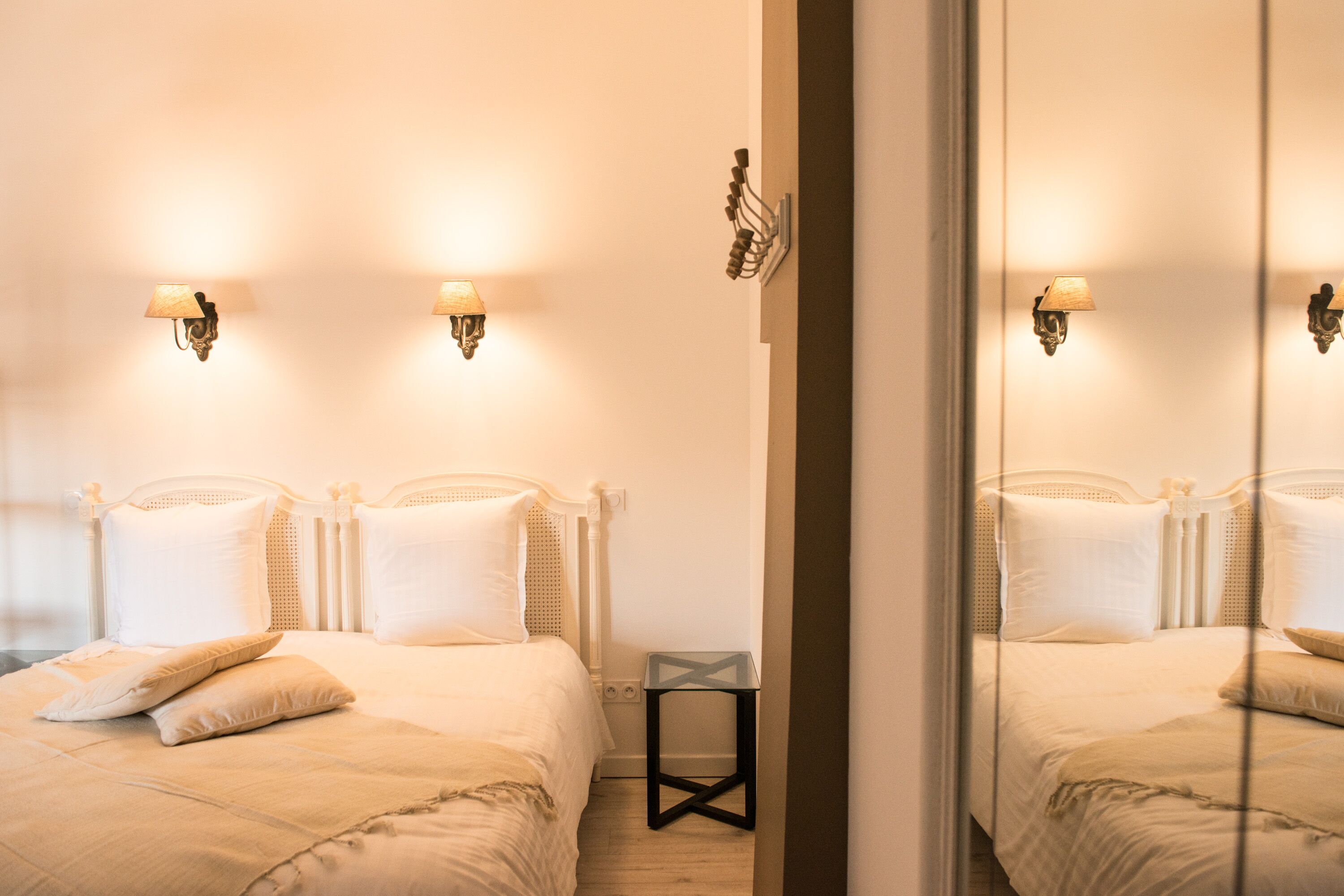 Charming suite # 4, in the heart of the ramparts of Aigues-Mortes!