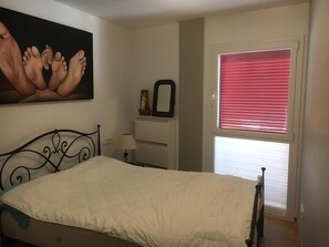 3 Schlafzimmer, Bügeleisen/Bügelbrett