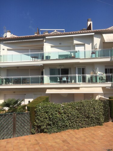 APPT COSTA BRAVA PLAYA D'ARO 120 meters from THE BEACH AND TOWN CENTER + SWIMMING POOL