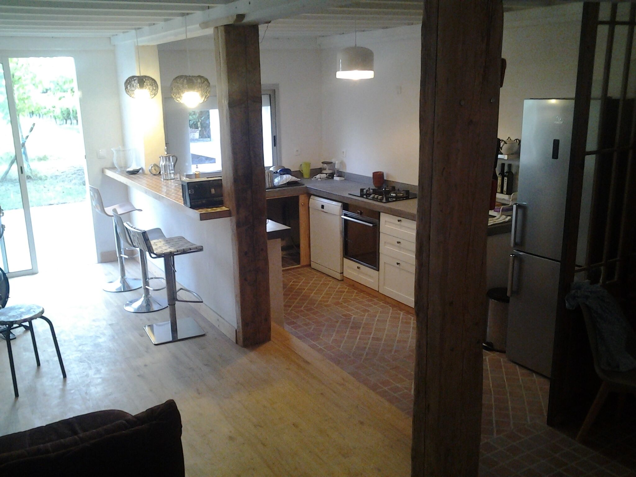 Barn in the middle of the vineyards of st emilon with a large capacity of reception