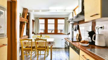 KylskÄp, mikrovÄgsugn, ugn och spishÀll