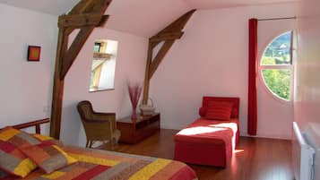 1 chambre, fer et planche à repasser, lit parapluie, Wi-Fi gratuit