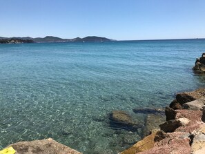 Beach nearby - Standing apartment for 6 people with sea view and direct sea access (La Ciotat)