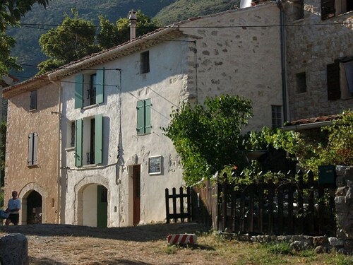 Calm and fresh air near the Verdon gorges pets welcome n° 37