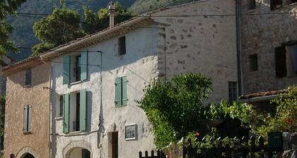 Calm and fresh air near the Verdon gorges pets welcome n° 37