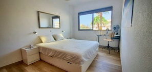 1 bedroom, in-room safe, desk, iron/ironing board