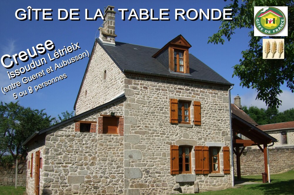 ROUND TABLE GITE