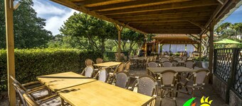 Pleasant gîte with all comforts, in the heart of nature, swimming pools, playground, tennis court