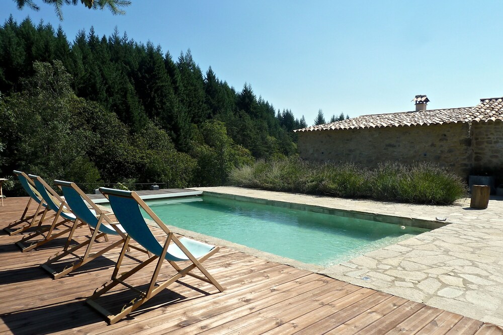 Charming family house, swimming pool, with large reception room, nice view