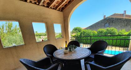 Superb villa: 3 suites (bed/bath) with private pool and air conditioning