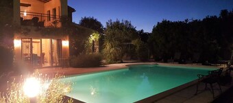 Superb villa: 3 suites (bed/bath) with private pool and air conditioning