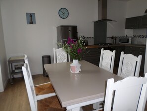 Dining - Seaside vacation home (Loctudy)