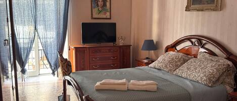 3 bedrooms, iron/ironing board, travel crib, WiFi