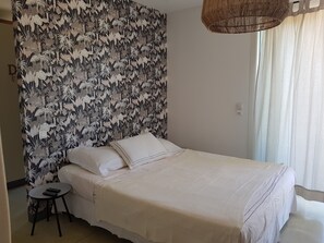 4 dormitorios, tabla de planchar con plancha, wifi y ropa de cama