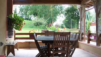 Outdoor dining