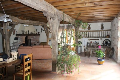 Pool, family rooms, breakfast