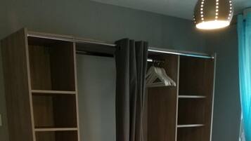 1 chambre, fer et planche à repasser, Wi-Fi