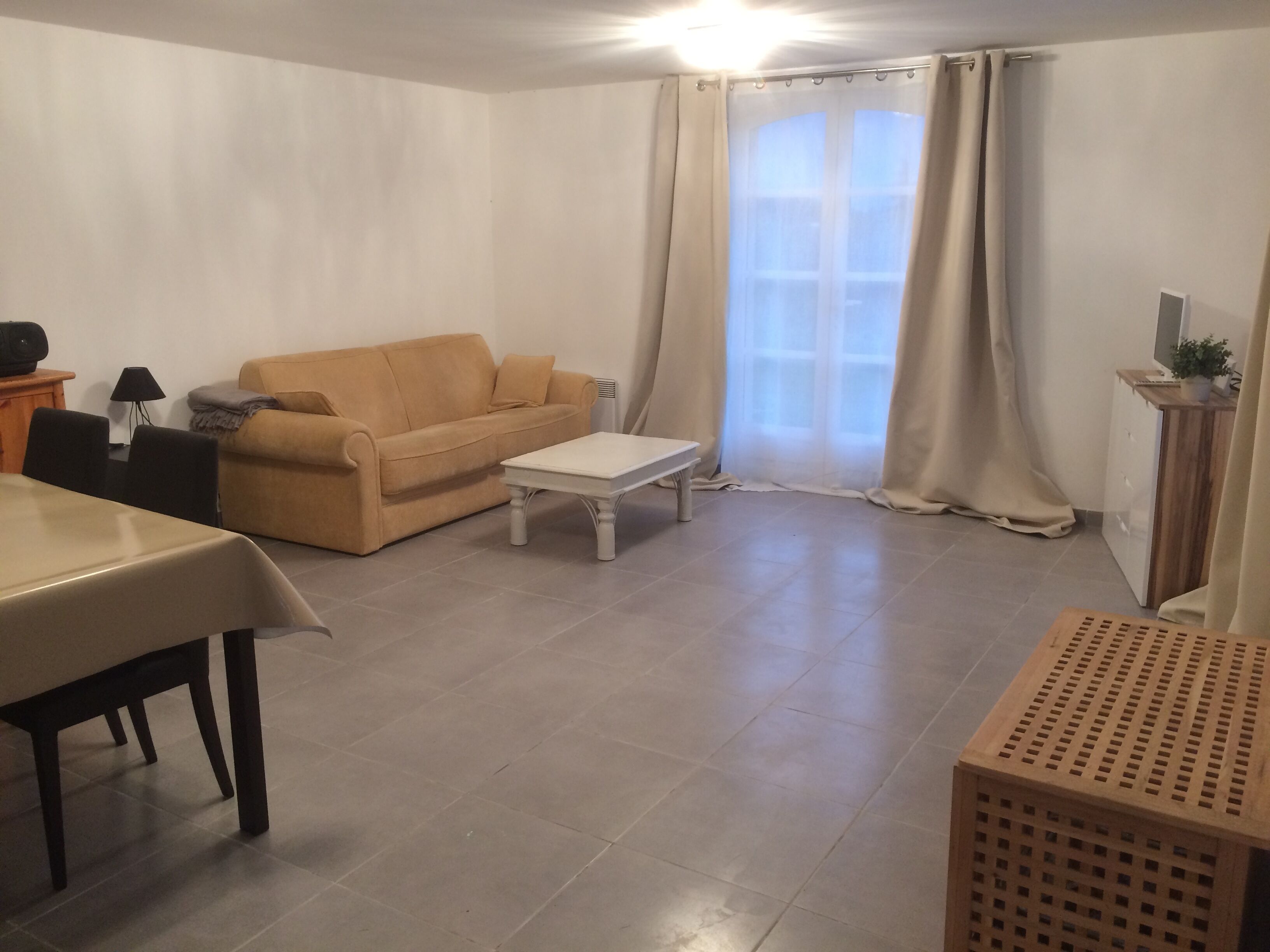 Apt 70 m² in villa with garden near Cannes