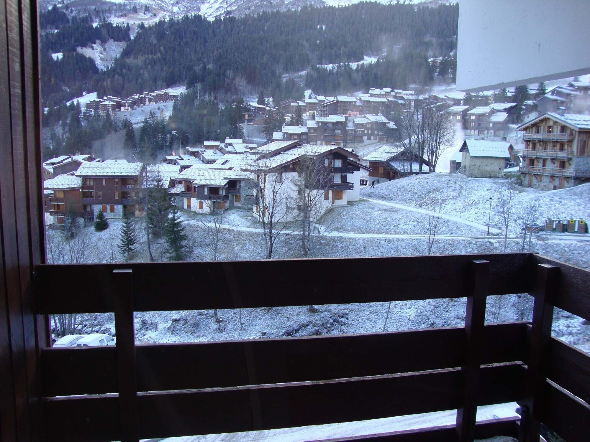 SKIING IN VALMOREL LA BELLE