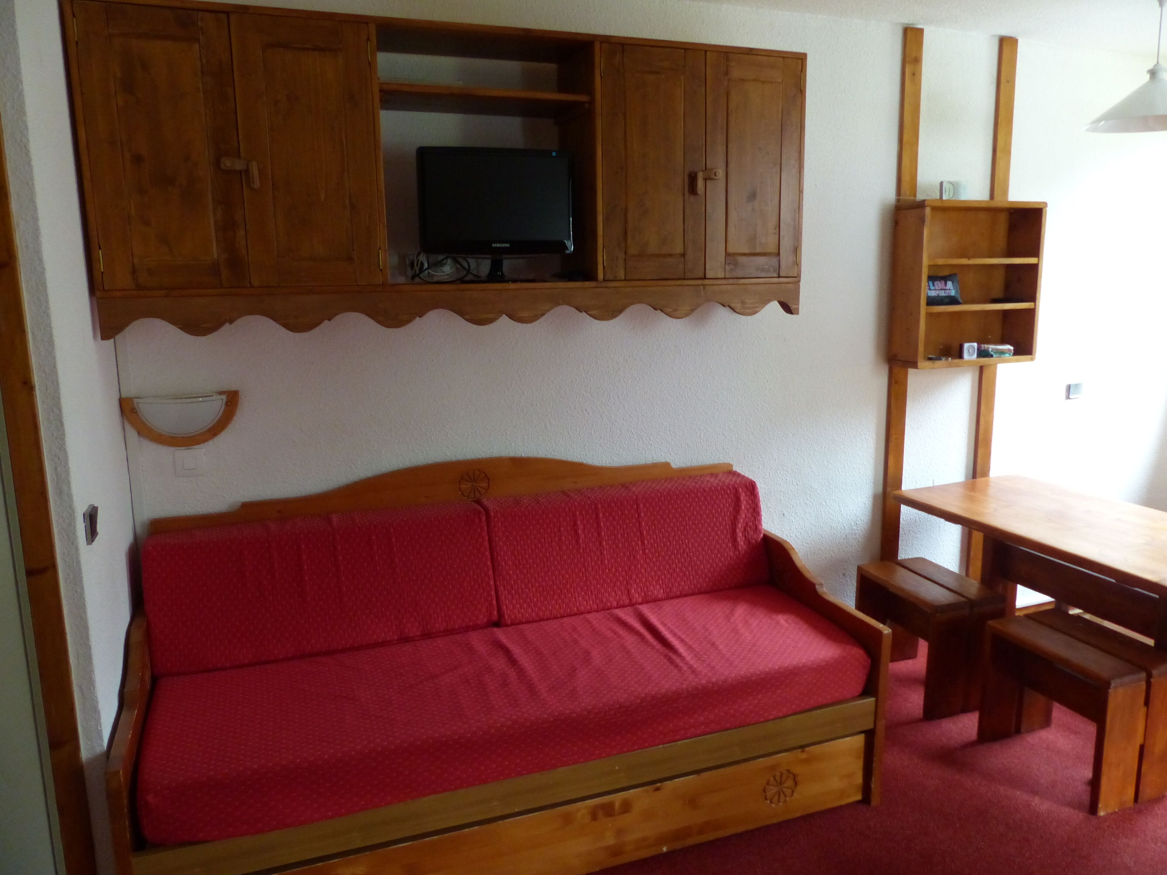 SKIING IN VALMOREL LA BELLE