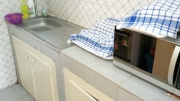 Refrigerador, microondas, horno y lavavajillas