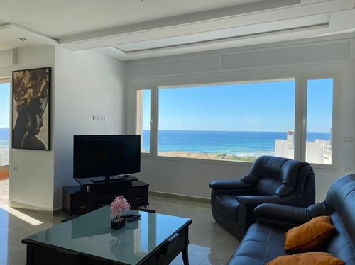 SPLENDID VILLA WITH POOL. SEA & MOUNTAIN VIEW-170M BEACH