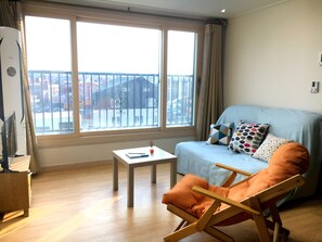 Una televisión, libros