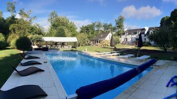 LĂ€mmitetty uima-allas