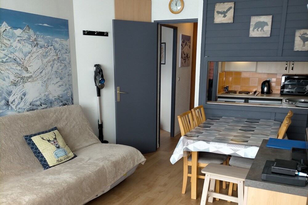 T2, 6 people, ideally located in Tignes Le Lac, district of Lavachet.