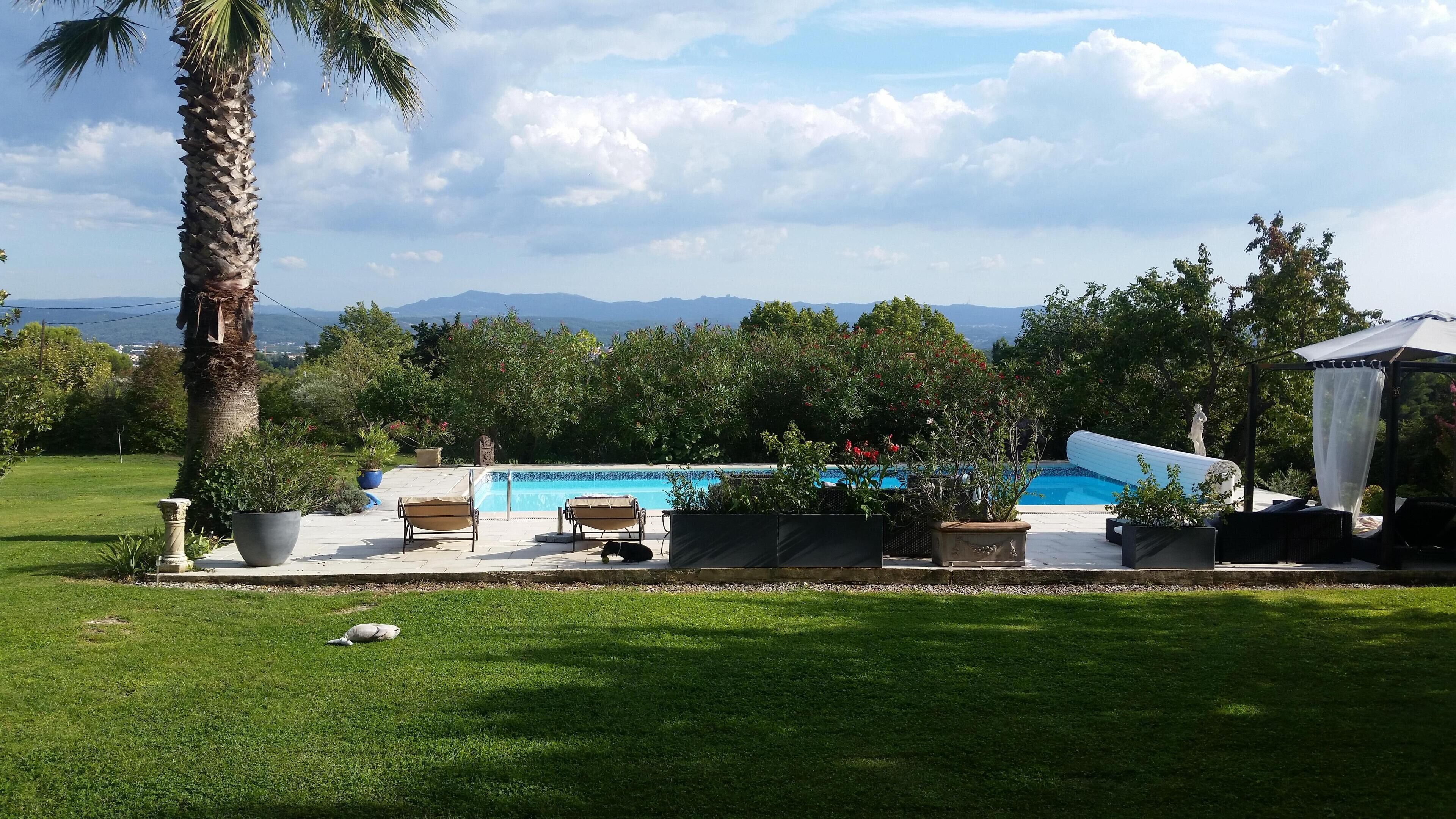  HOUSE SWIMMING POOL JACUZZI WIFI GARDEN CAMPAIGN NEAR TOWN