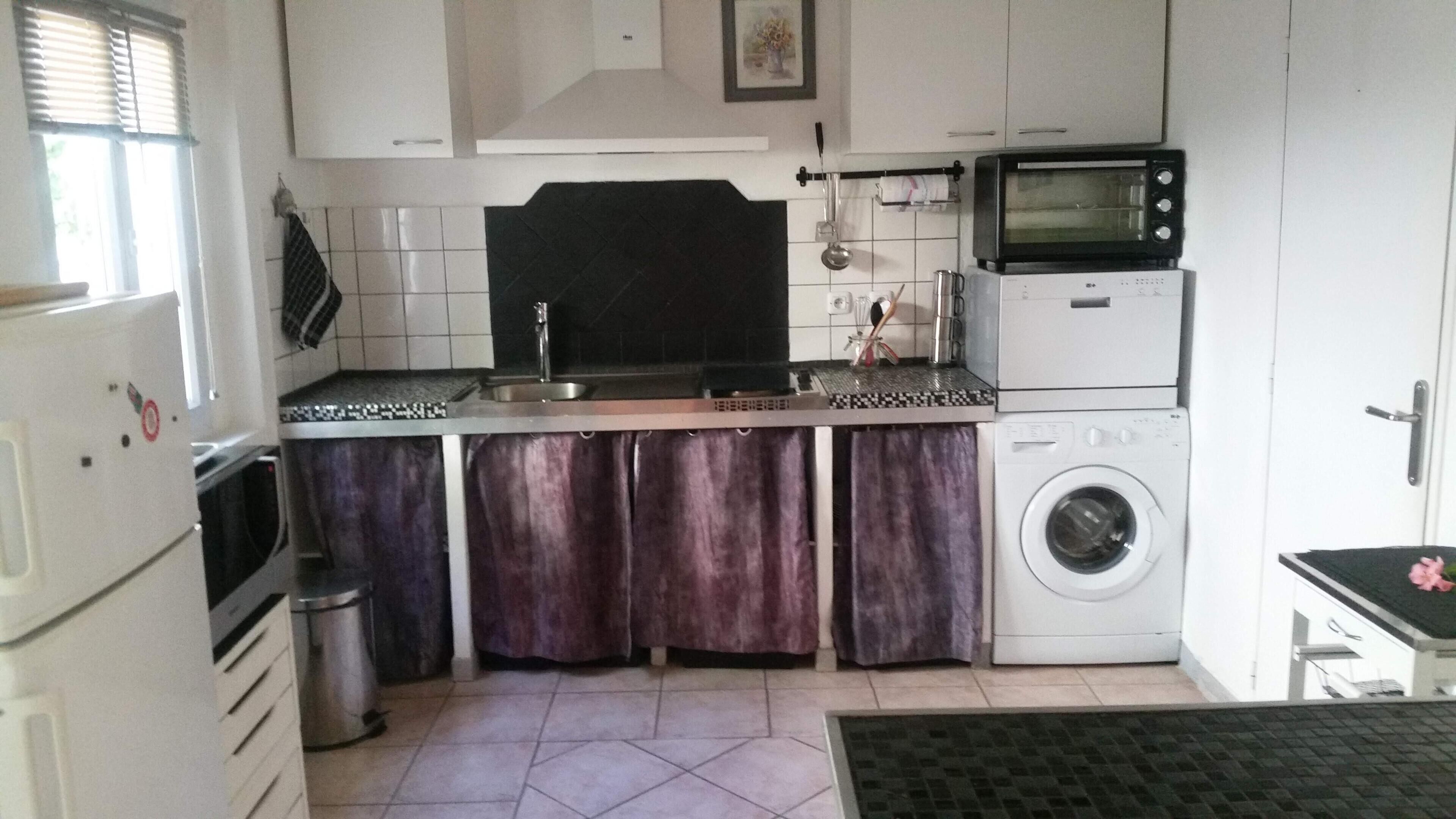  HOUSE SWIMMING POOL JACUZZI WIFI GARDEN CAMPAIGN NEAR TOWN