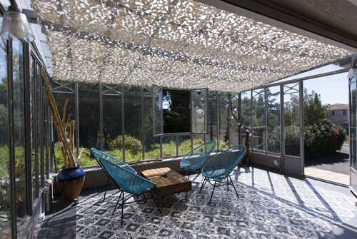 VILLA WITH COVERED SWIMMING POOL HEATED TO 28°, FULLY AIR CONDITIONED IN SERIGNAN