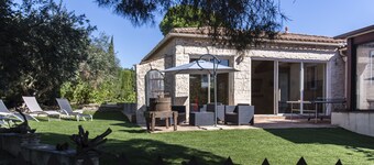 VILLA WITH COVERED SWIMMING POOL HEATED TO 28°, FULLY AIR CONDITIONED IN SERIGNAN