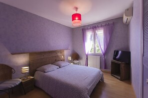 4 bedrooms, iron/ironing board, travel cot, free WiFi - VILLA WITH COVERED SWIMMING POOL HEATED TO 28°, FULLY AIR CONDITIONED IN SERIGNAN (Sérignan)