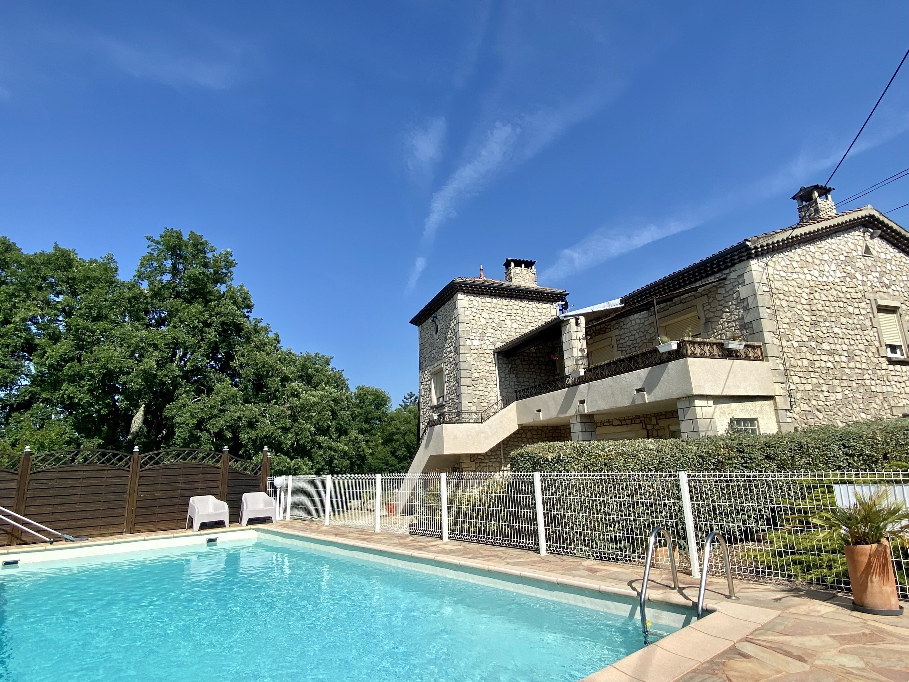 GITE LES LAVANDES-MAS DU VIEUX CHENE-WITH POOL- PEACEFUL