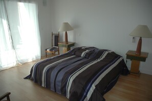 3 間睡房、熨斗/熨衫板、可攜式嬰兒床、Wi-Fi