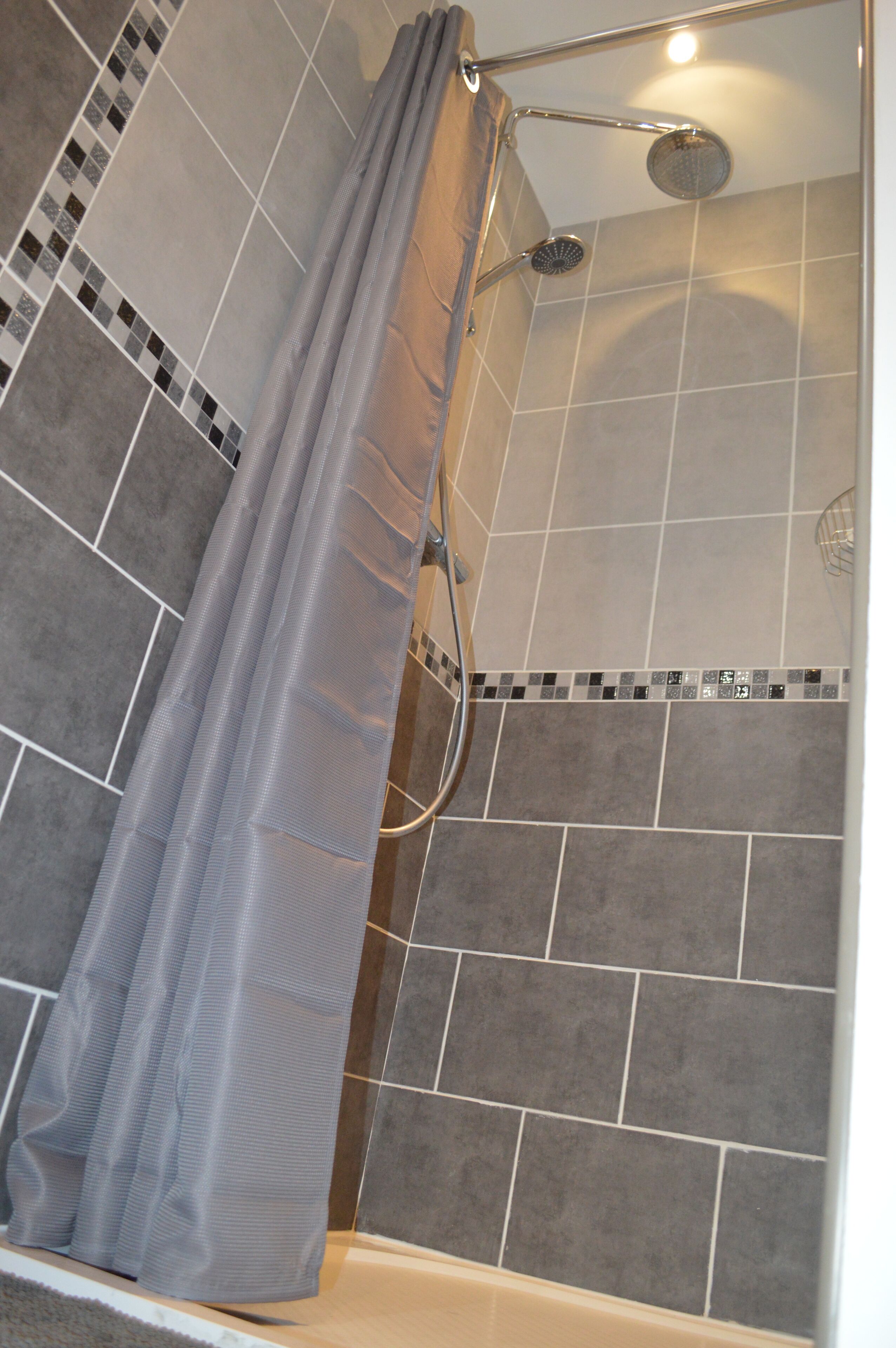 Bed and breakfast in Hautvillers, cradle of champagne (5min. Epernay, 15min. Reims)