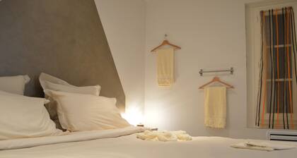 Bed and breakfast in Hautvillers, cradle of champagne (5min. Epernay, 15min. Reims)