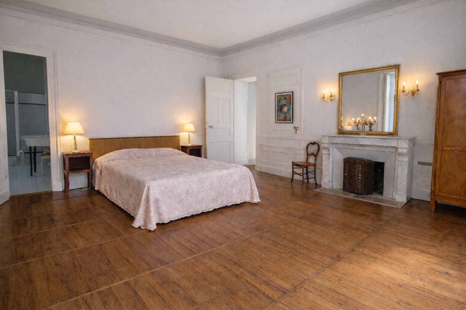 2 bedrooms, iron/ironing board, travel crib, free WiFi