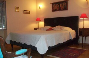 2 chambres, fer et planche à repasser, lit parapluie, Wi-Fi gratuit