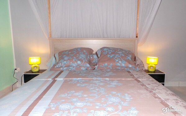 1 bedroom, iron/ironing board, travel cot, free WiFi - Rent apartment / Gite in Deshaies, quiet mountain and sea views (Deshaies)